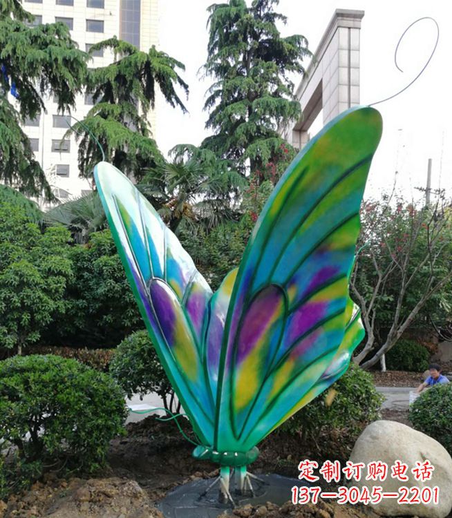 周口华丽璀璨的蝴蝶彩绘雕塑