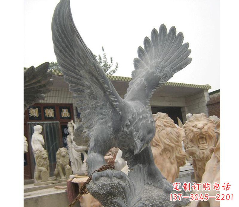 周口中领雕塑神秘的老鹰石雕