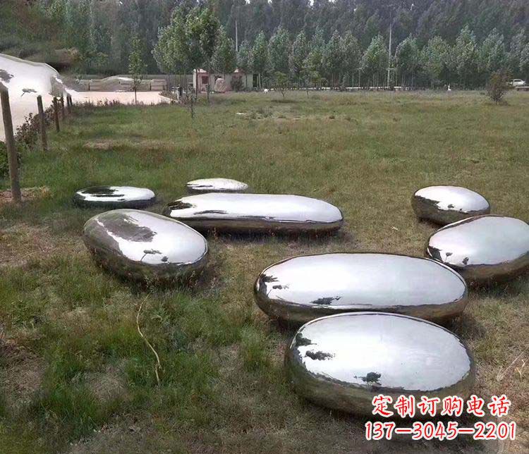 周口抽象镜面不锈钢鹅卵石雕塑