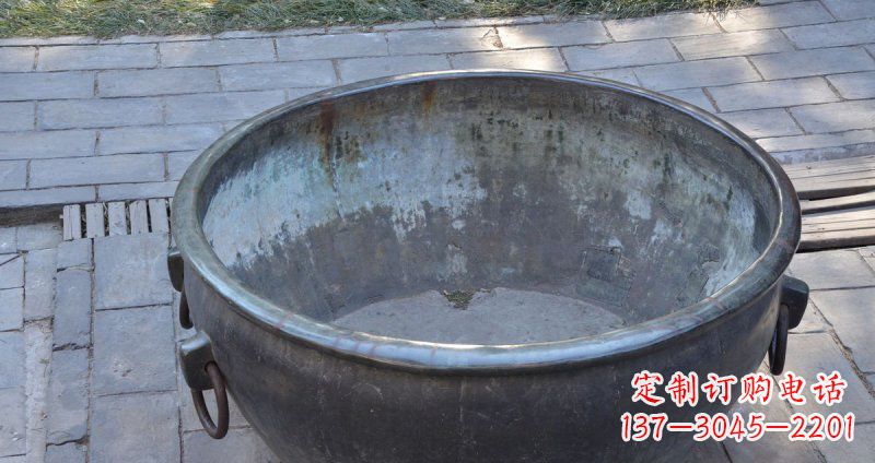 周口仿古纹饰铜水缸雕塑