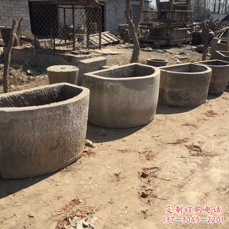 周口中领雕塑——仿古做旧弧形石槽雕塑