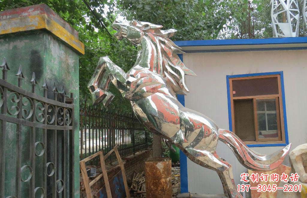 周口优雅凌厉的不锈钢奔跑马雕塑