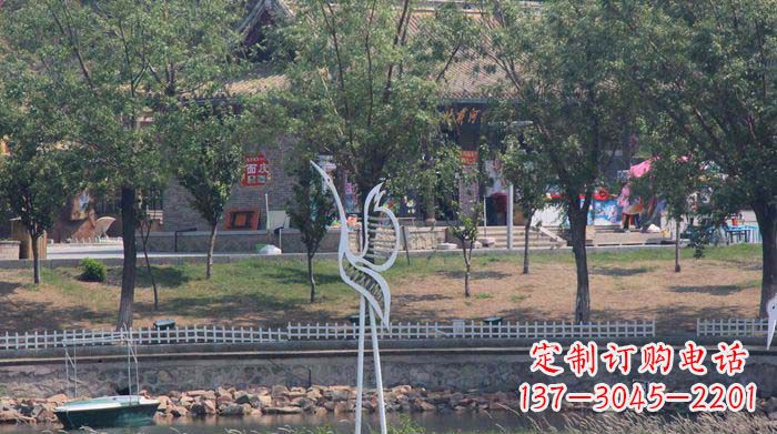 周口融合瑞雪灵羽,灵灯晶莹不锈钢仙鹤雕塑