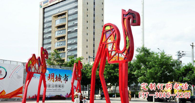 周口品质精良的公园不锈钢骆驼雕塑