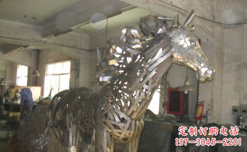 周口不锈钢抽象马动物雕塑
