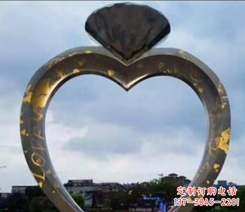 周口不锈钢大型钻石戒指景观雕塑