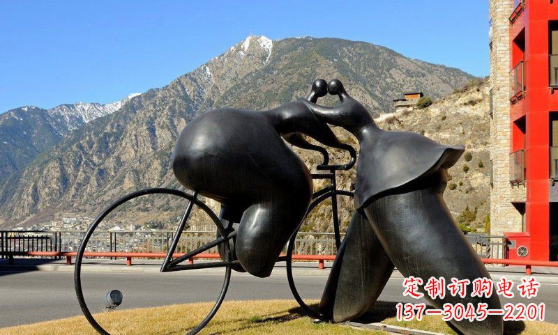 周口公园抽象骑自行车人物