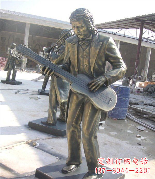 周口西方人物铜吉他雕塑