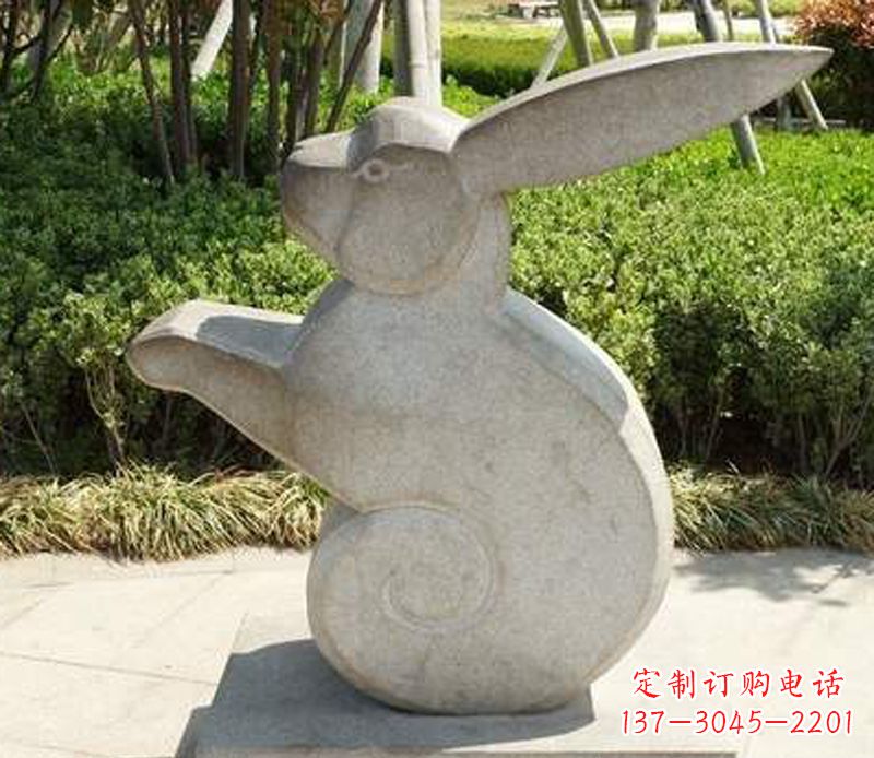 周口公园兔子雕塑,营造可爱的氛围