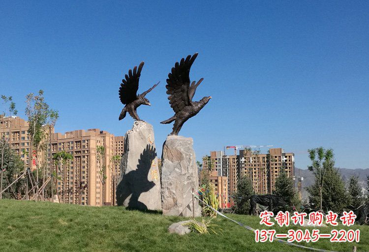周口公园动物老鹰铜雕 (2)