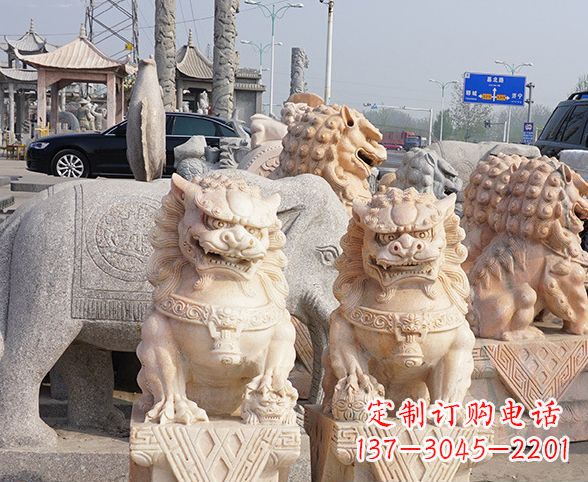 周口公园动物晚霞红狮子石雕