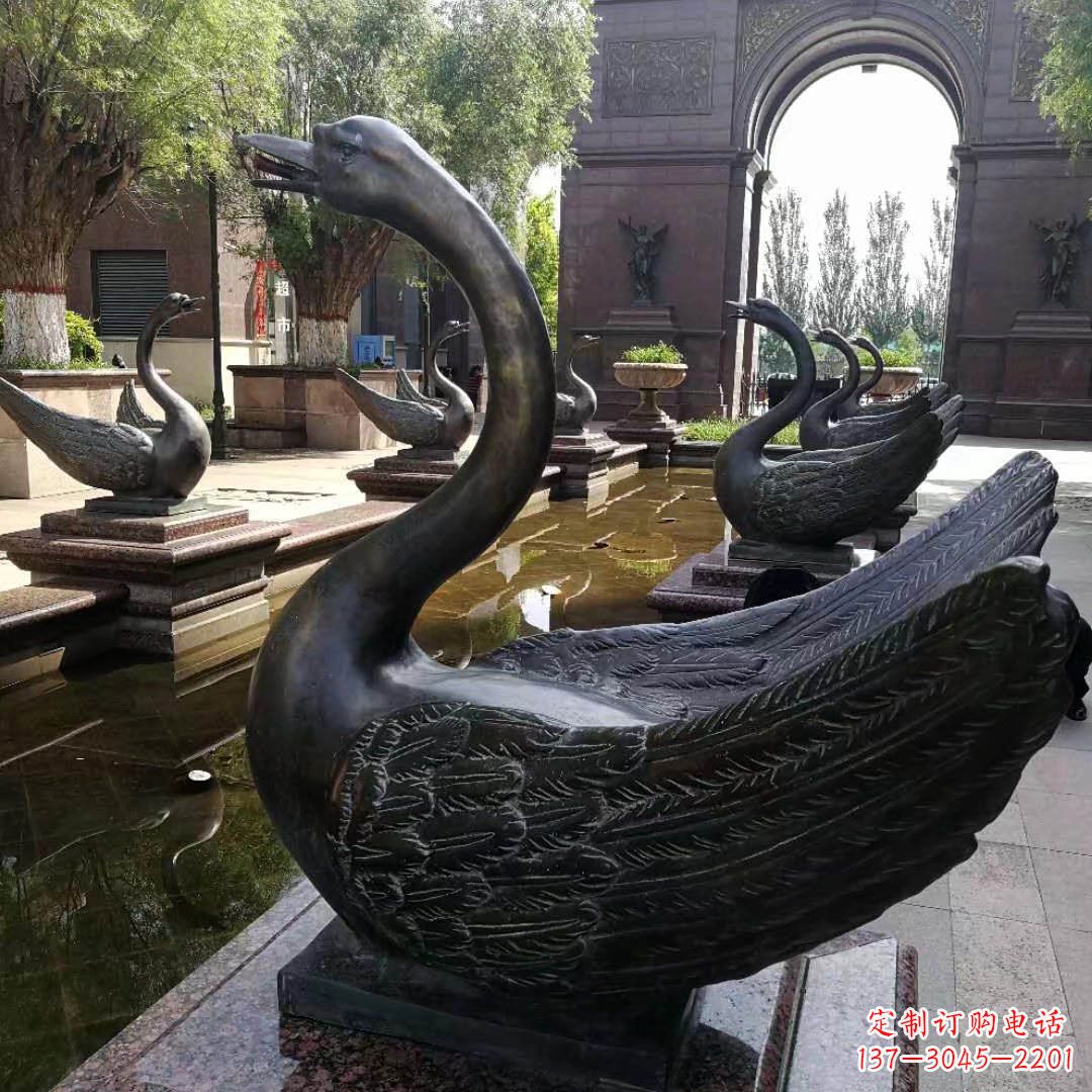 周口公园喷水天鹅铜雕