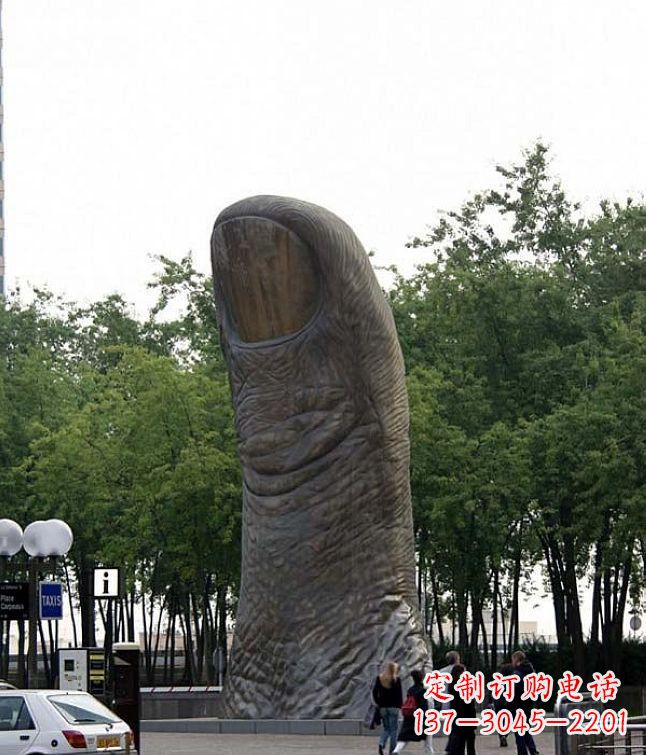 周口中领雕塑大拇指铜雕竖立景观