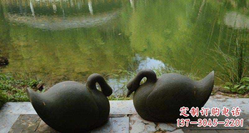 周口高雅优美的天鹅铜雕