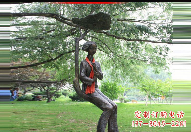 周口可爱迷人的美女雕塑
