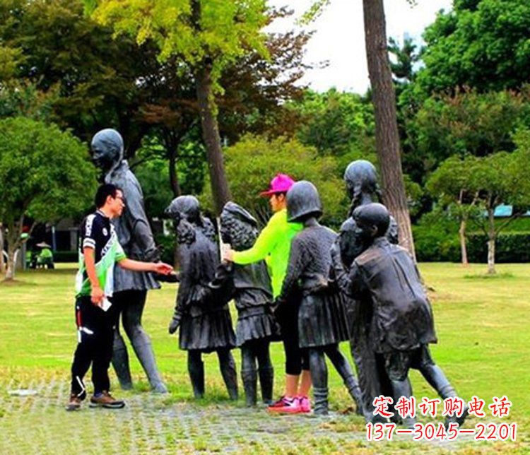 周口铜质老鹰抓小鸡雕塑
