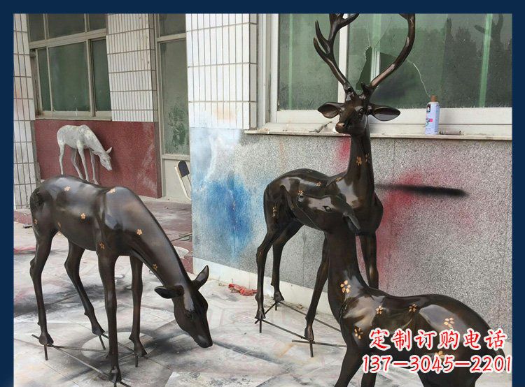 周口高贵优雅的梅花鹿铜雕塑