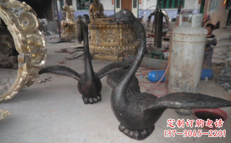 周口汇聚灵性的仙鹤塑像