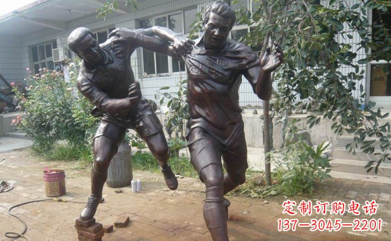 周口公园足球运动人物铜雕
