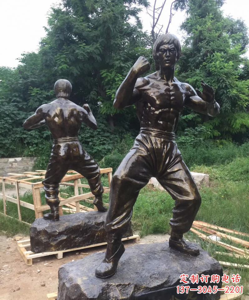 周口荣耀李小龙,经典之作——“功夫之王”铜雕塑