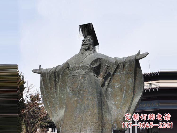 周口秦始皇铜雕,象征历史的永恒美丽