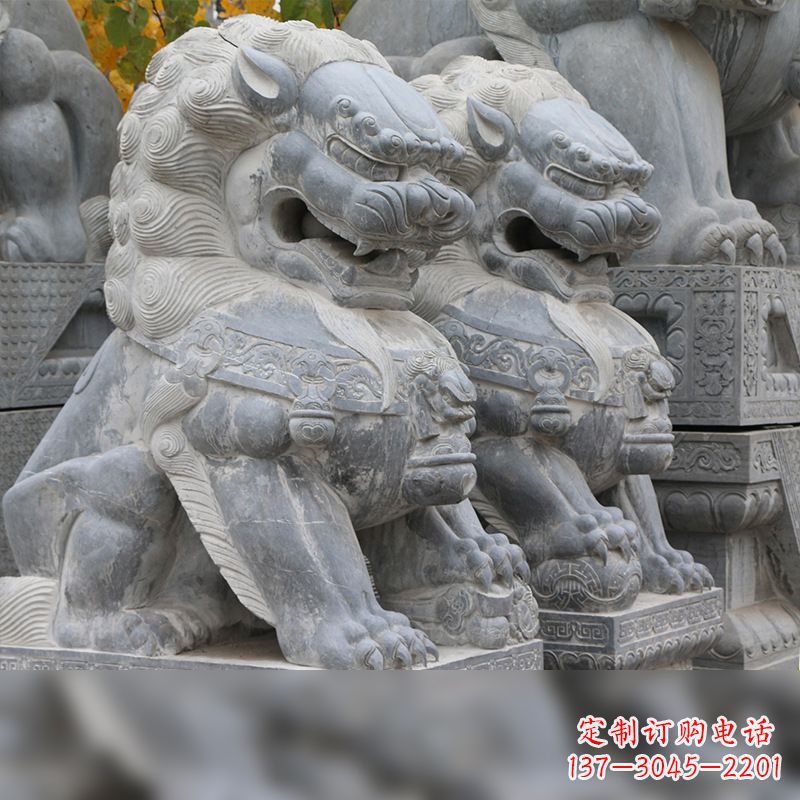 周口中领雕塑:仿故宫青石狮子雕塑