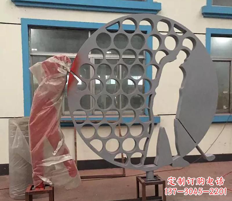 周口广场不锈钢打高尔夫球雕塑