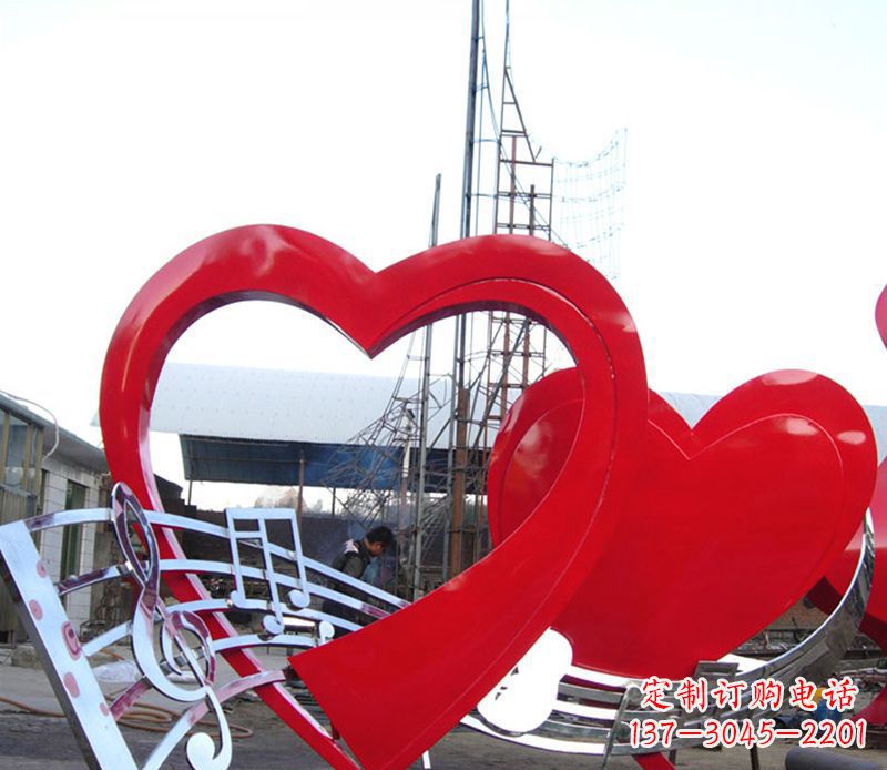 周口中领雕塑:音符桃心景观雕塑,给你的生活带去美妙的旋律