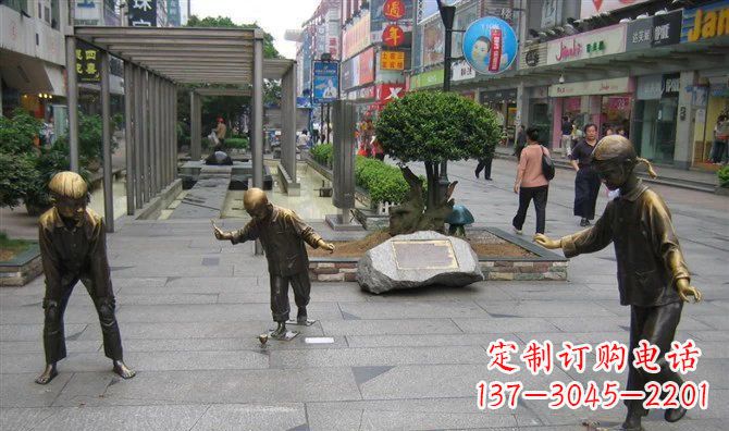 周口中领雕塑:陀螺小品人物铜雕