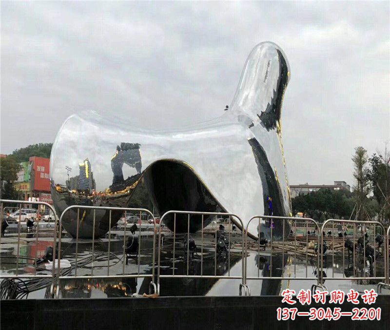 周口中领雕塑推出一款精美的抽象鸽子雕塑,专为…