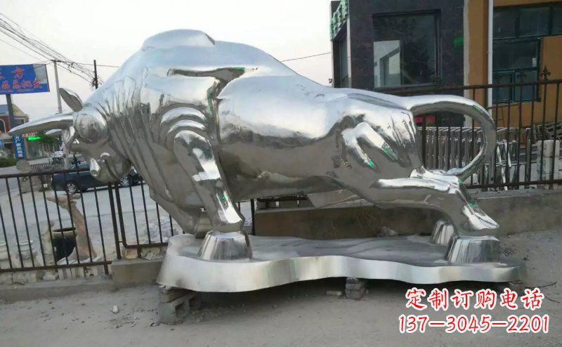 周口独特的拓荒牛不锈钢雕塑