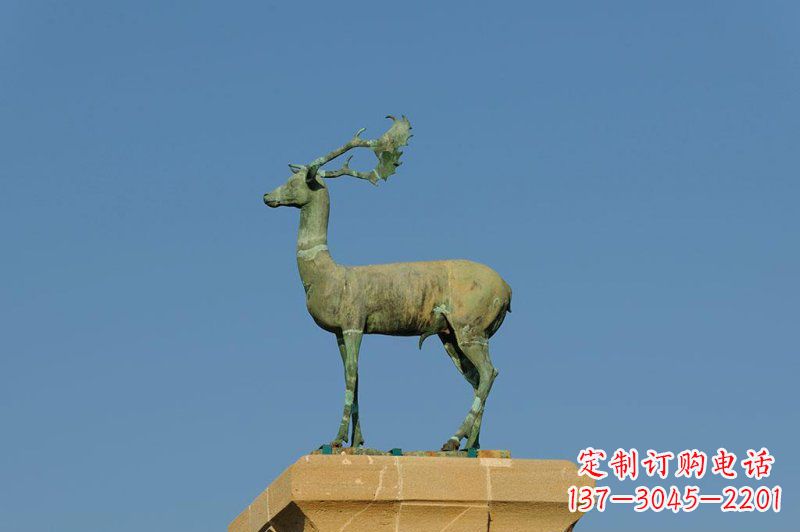 周口广场驯鹿景观铜雕