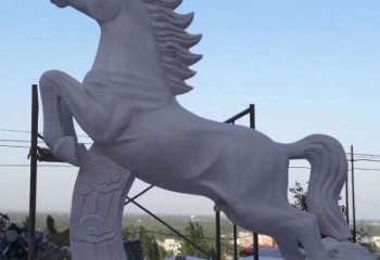 周口深受历史文化启发的铸铁祥云马雕是中领雕塑…