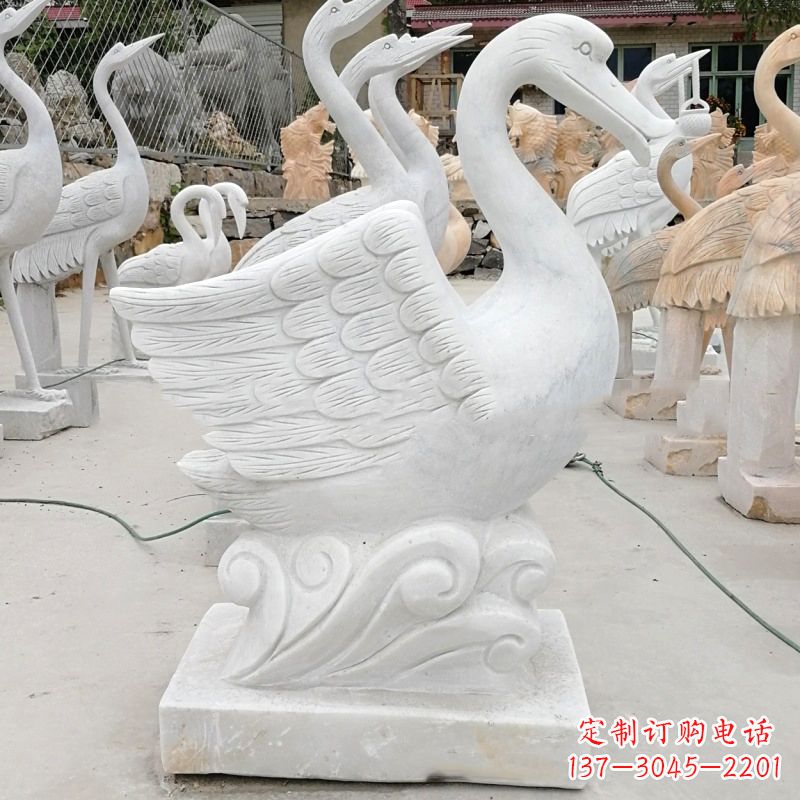 周口中领雕塑:精美的吐水天鹅雕塑
