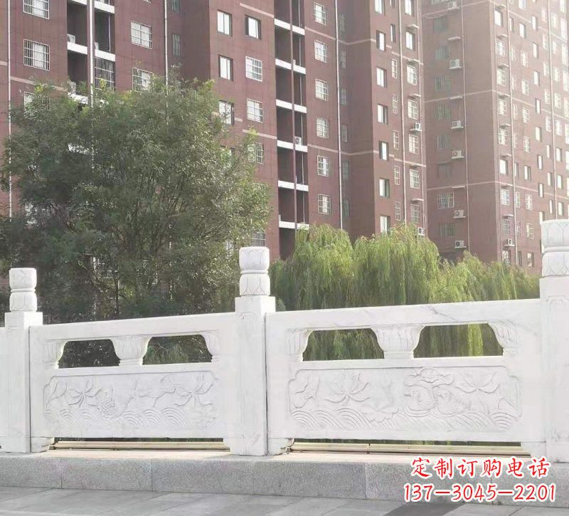 周口汉白玉荷花鲤鱼浮雕栏板--精美雕刻点缀室内空间