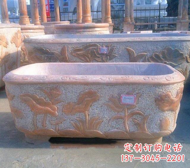 周口中领雕塑推出的荷花鲤鱼精美雕塑是一件伴随…