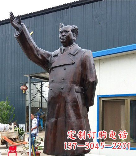 周口挥手的毛主席铜雕像
