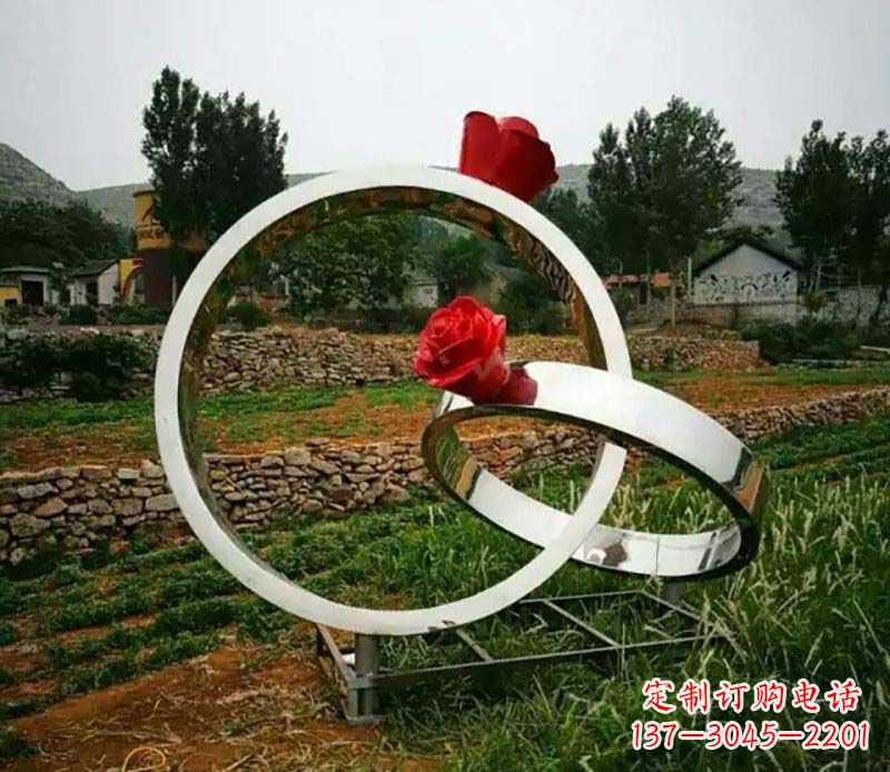 周口中领雕塑:高贵精致的镜面不锈钢戒指雕塑