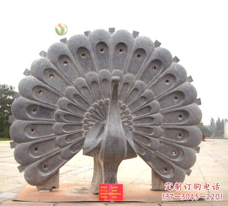 周口精美绝伦的碧玉孔雀雕塑