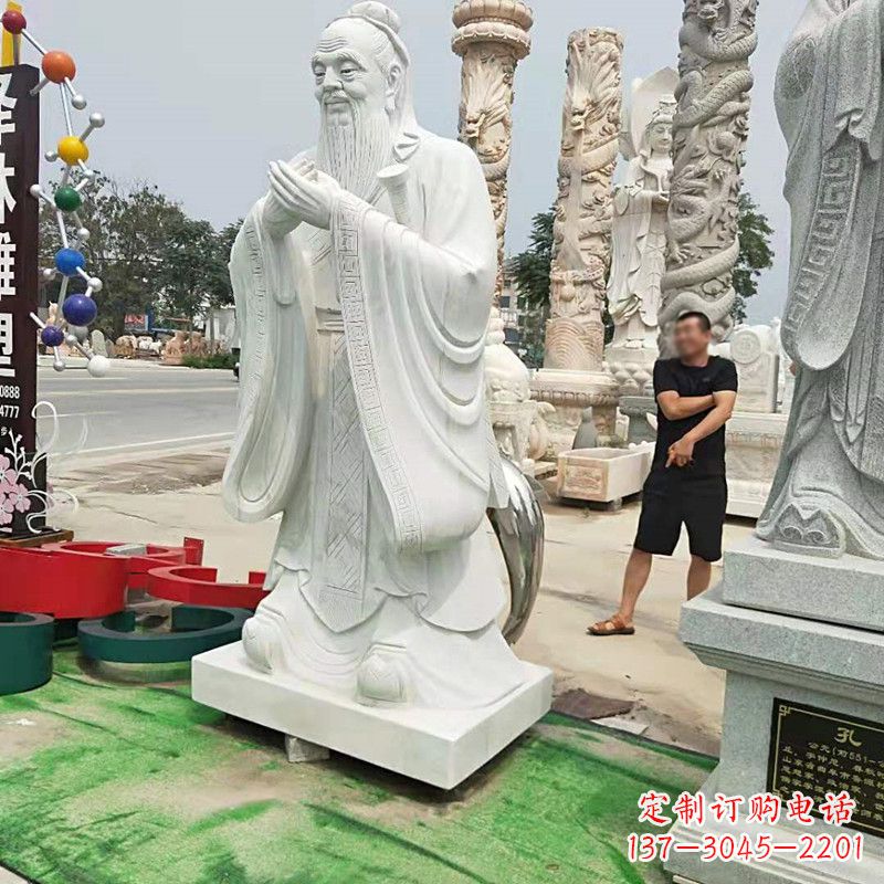 周口孔子石雕像校园