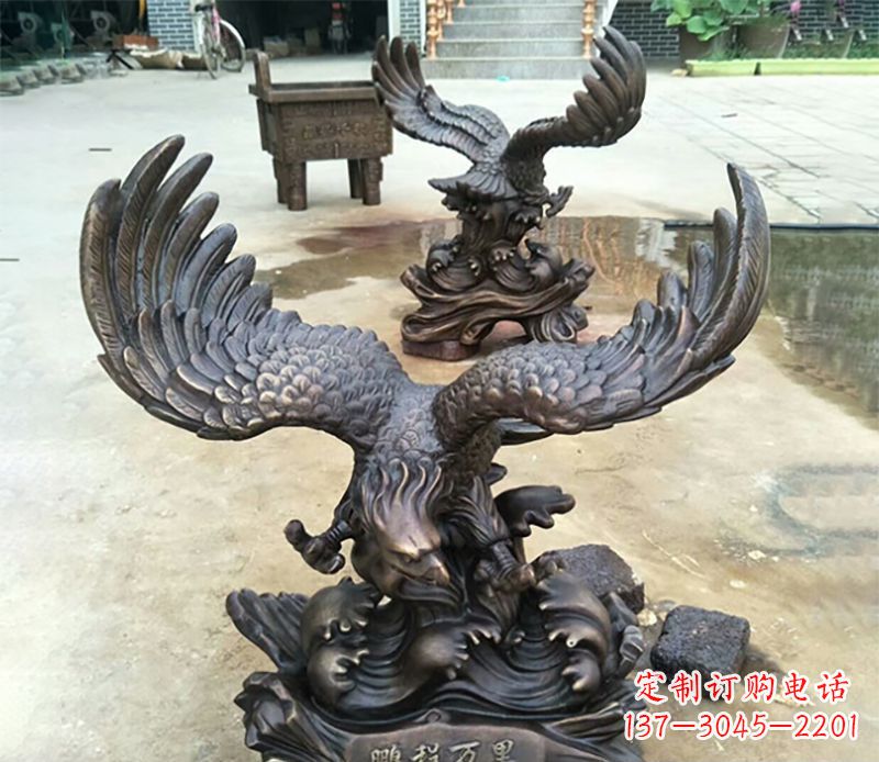 周口老鹰铜雕 (2)