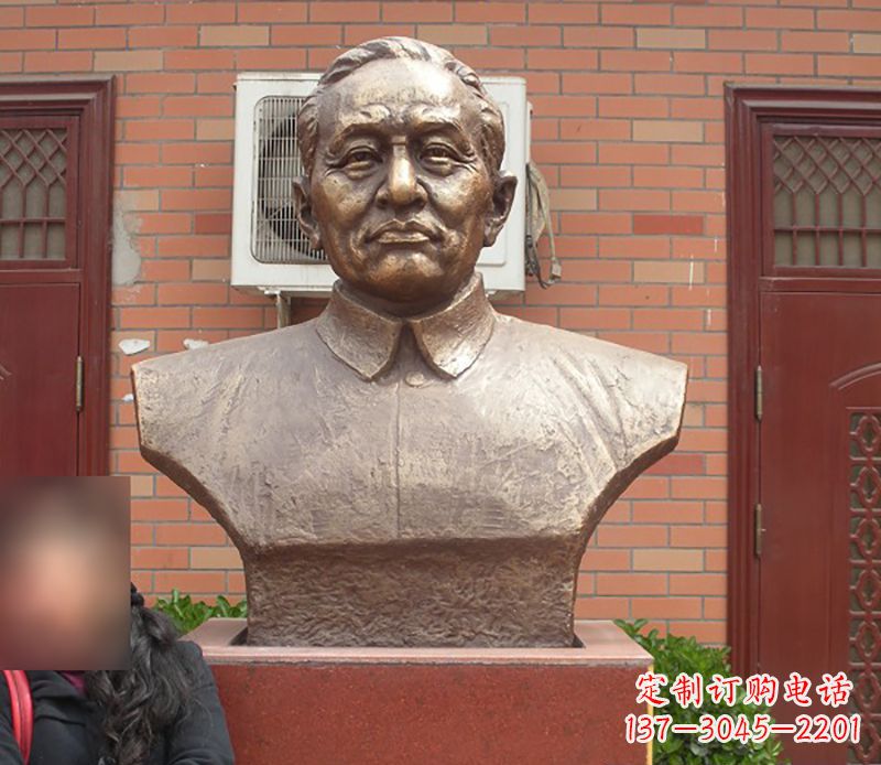 周口铜雕李四，与众不同的光头匠艺
