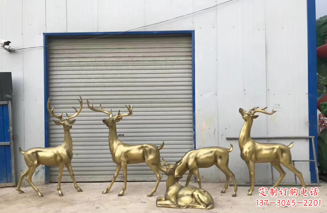 周口产自中领雕塑的手工鹿群铜雕塑,是一款以鹿…