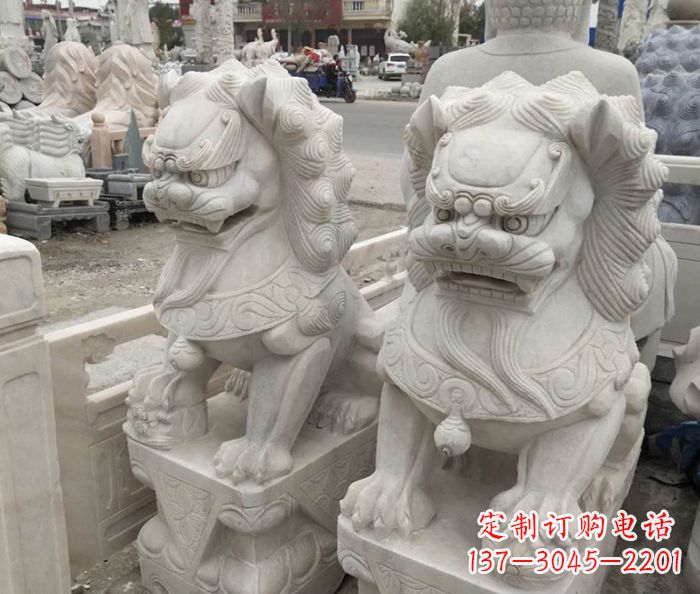周口色彩斑斓的大理石狮子石雕