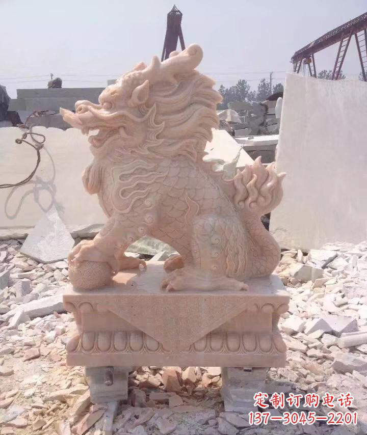 周口标题:尊贵高贵,中领雕塑定制的精致石雕麒麟
