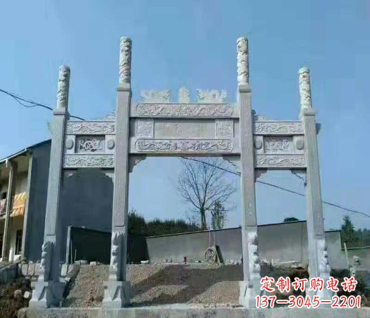 周口三门仿古牌坊石雕,精致雕刻典雅之美