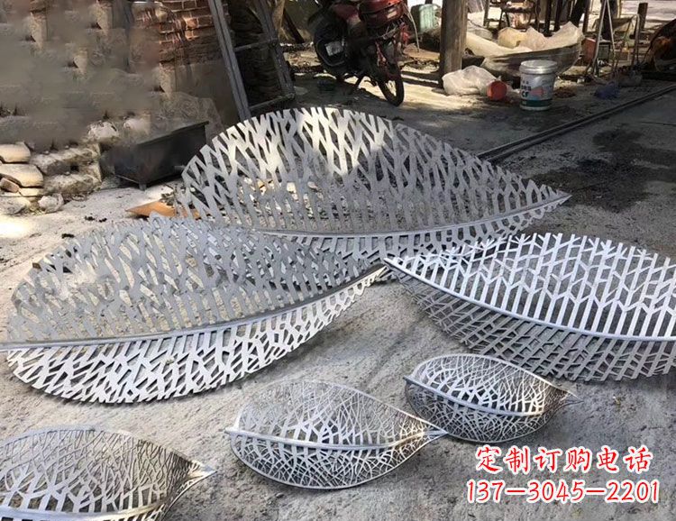 周口树叶镂空不锈钢雕塑