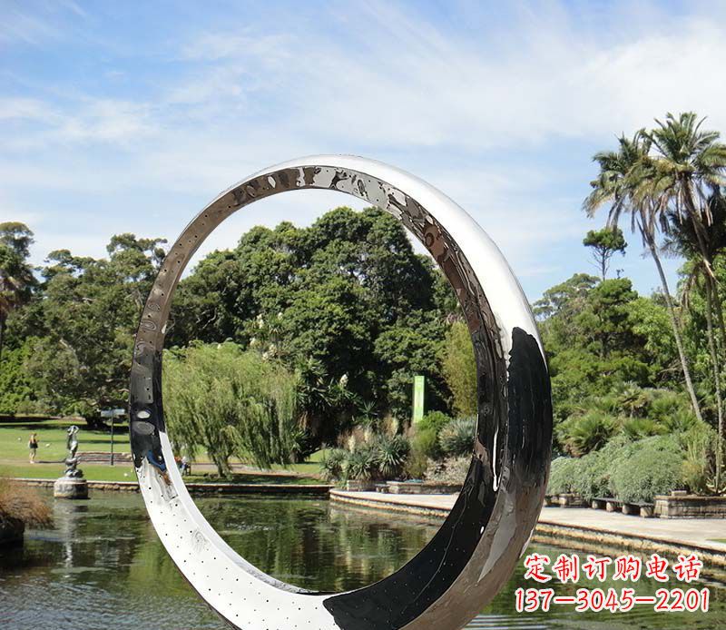 周口水景不锈钢镜面圆环雕塑
