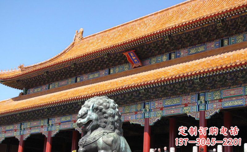 周口寺庙门口青铜狮子雕塑