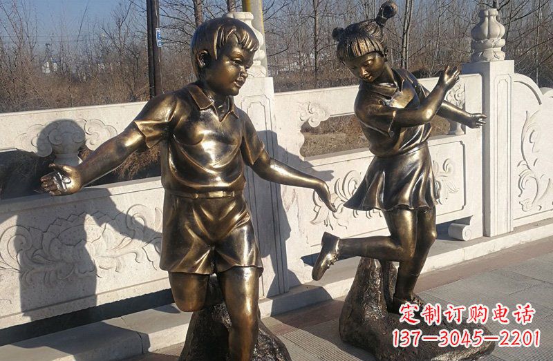 周口踢毽子的儿童铜雕 (2)